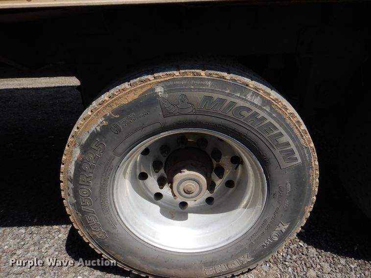 image for item DI2294 2008 Wilson Pace Setter live bottom trailer