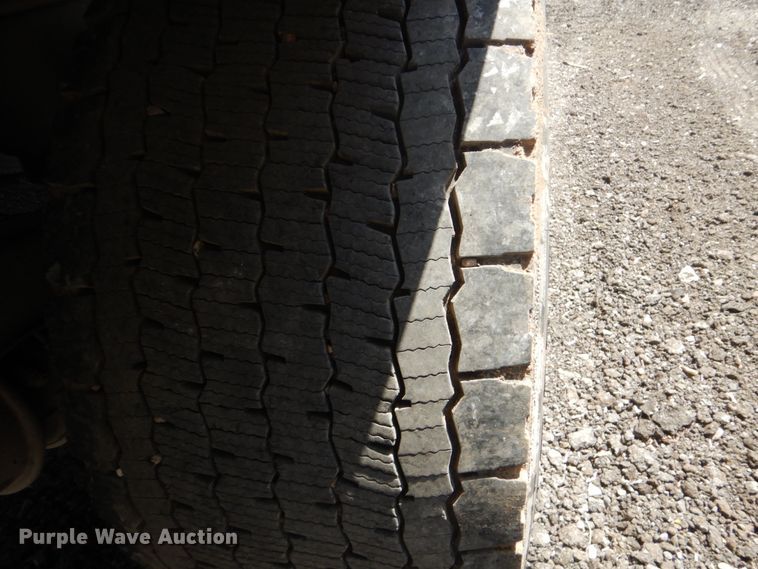 image for item DI2294 2008 Wilson Pace Setter live bottom trailer