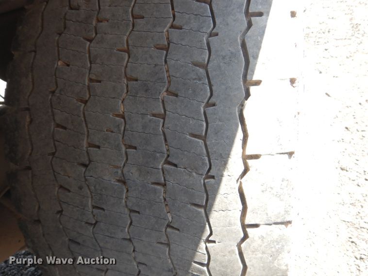 image for item DI2294 2008 Wilson Pace Setter live bottom trailer