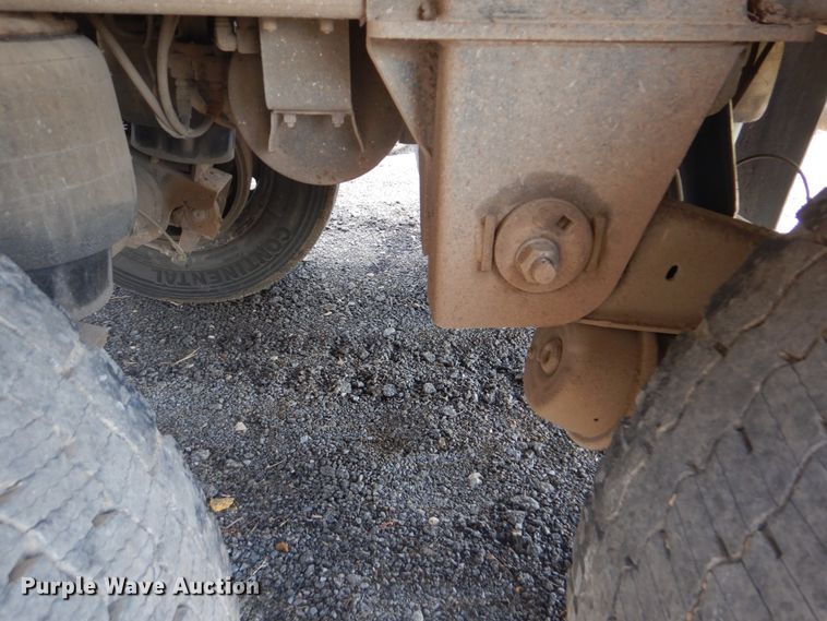 image for item DI2294 2008 Wilson Pace Setter live bottom trailer