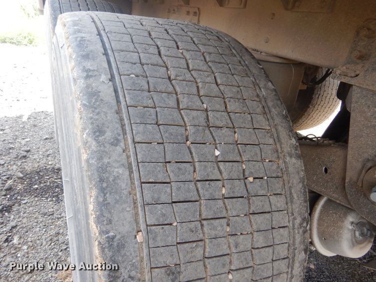 image for item DI2294 2008 Wilson Pace Setter live bottom trailer