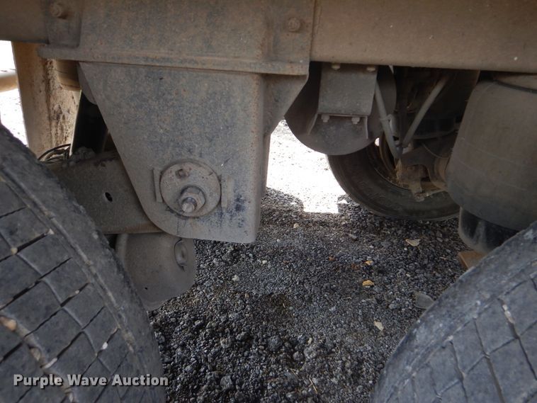 image for item DI2294 2008 Wilson Pace Setter live bottom trailer