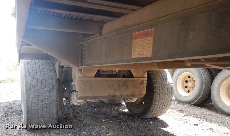 image for item DI2294 2008 Wilson Pace Setter live bottom trailer