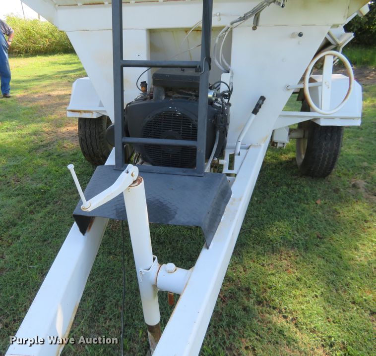 image for item EQ9301 Seed tender trailer