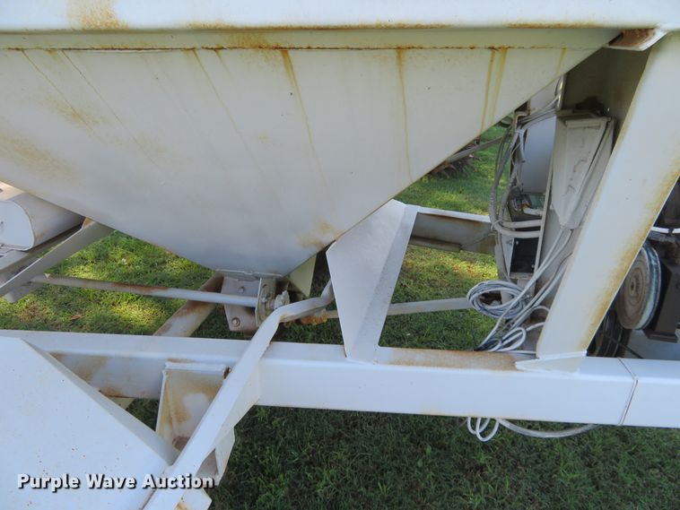 image for item EQ9301 Seed tender trailer