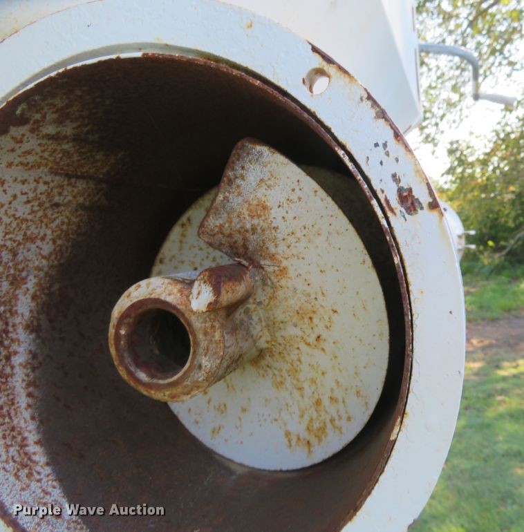 image for item EQ9301 Seed tender trailer