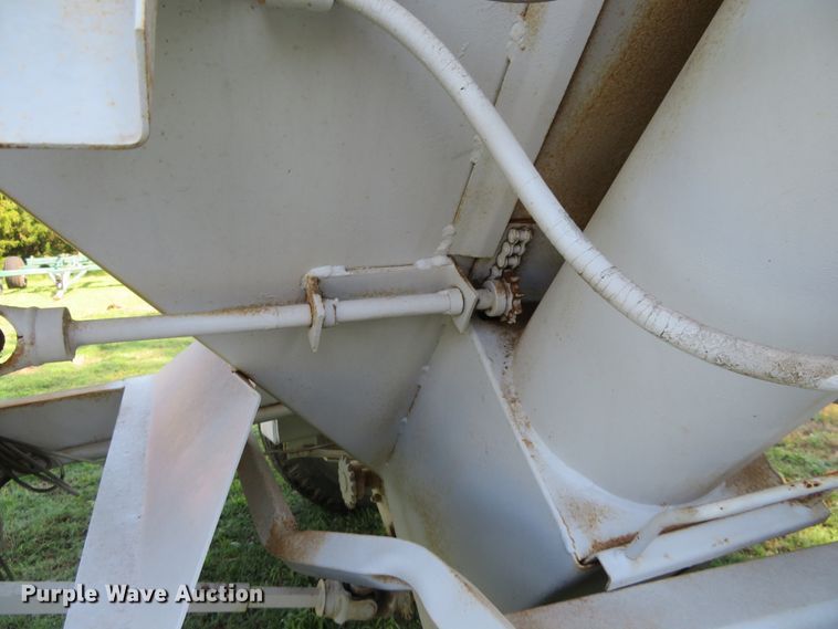 image for item EQ9301 Seed tender trailer