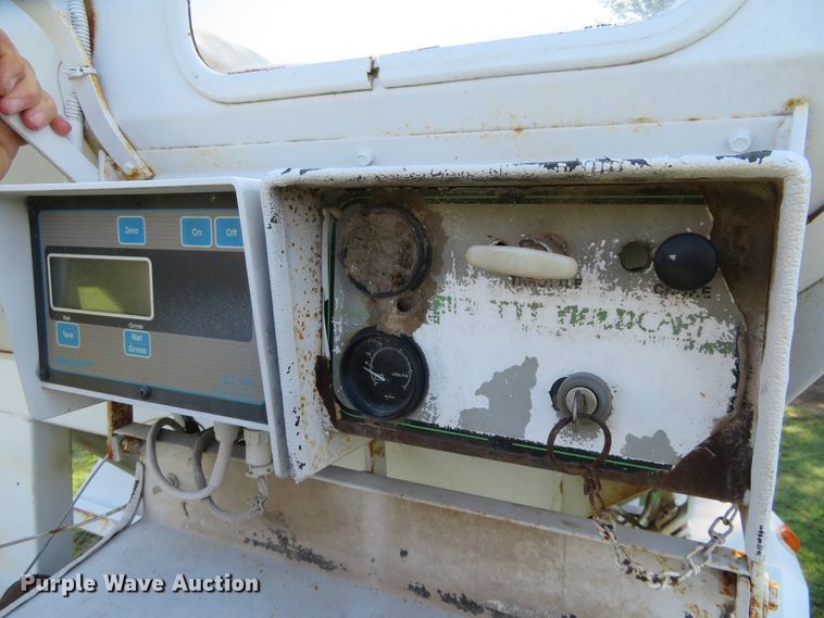 image for item EQ9301 Seed tender trailer