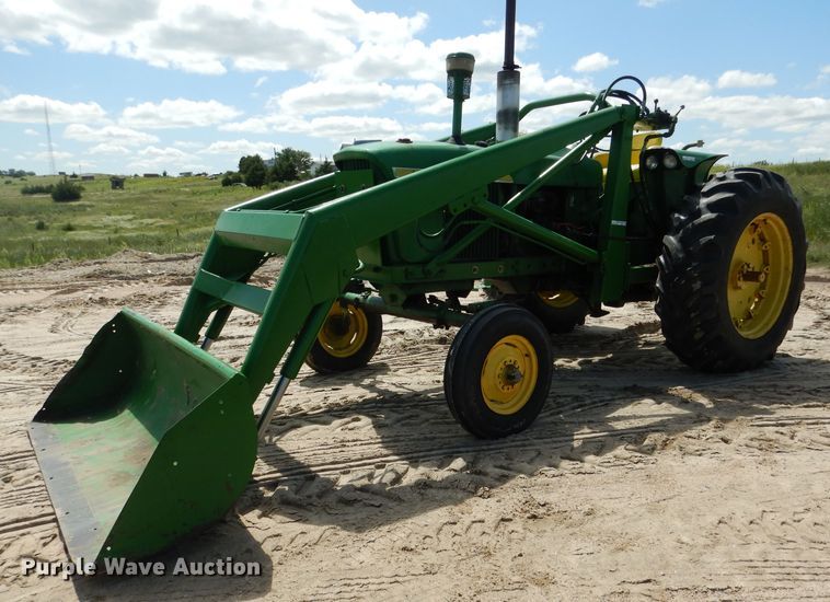 image for item FA9306 John Deere 3020 tractor