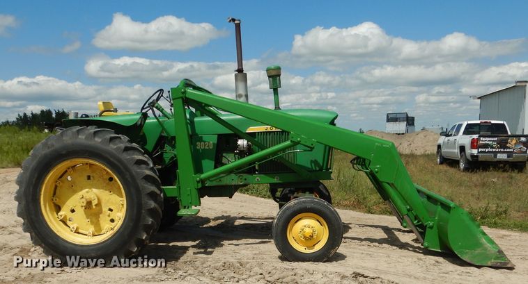 image for item FA9306 John Deere 3020 tractor