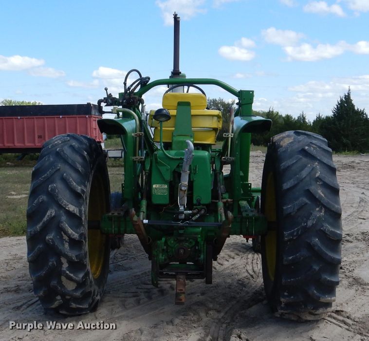 image for item FA9306 John Deere 3020 tractor