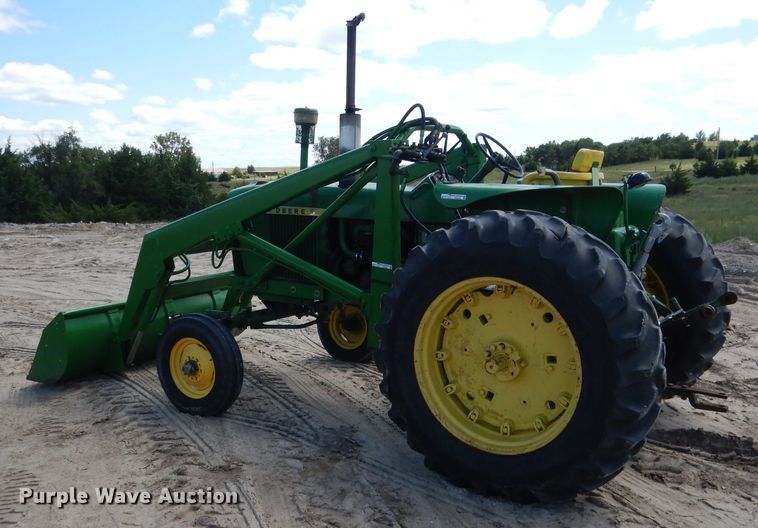 image for item FA9306 John Deere 3020 tractor