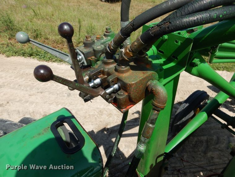 image for item FA9306 John Deere 3020 tractor