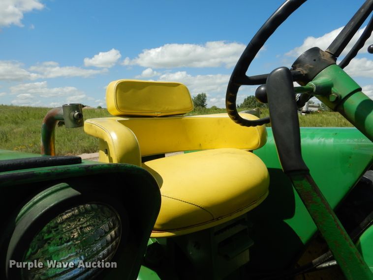 image for item FA9306 John Deere 3020 tractor