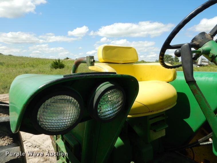 image for item FA9306 John Deere 3020 tractor