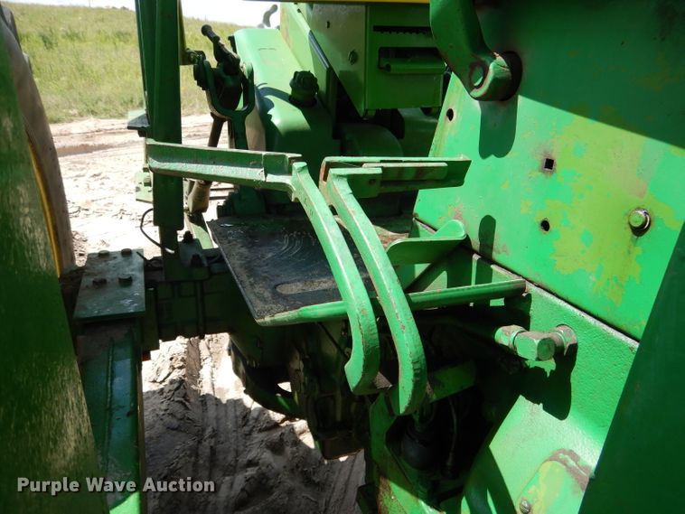 image for item FA9306 John Deere 3020 tractor