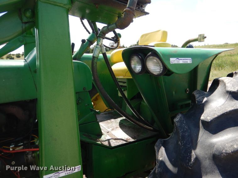 image for item FA9306 John Deere 3020 tractor