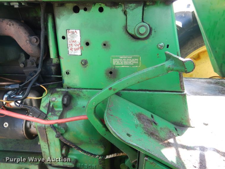 image for item FA9306 John Deere 3020 tractor