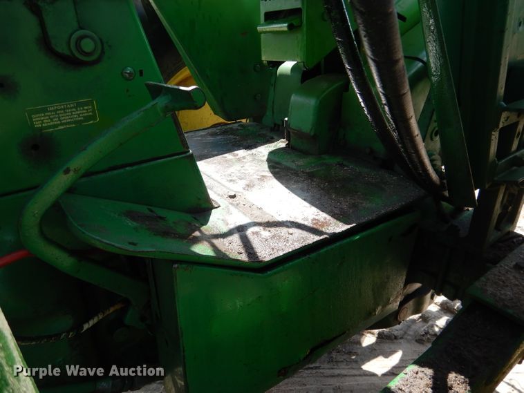 image for item FA9306 John Deere 3020 tractor