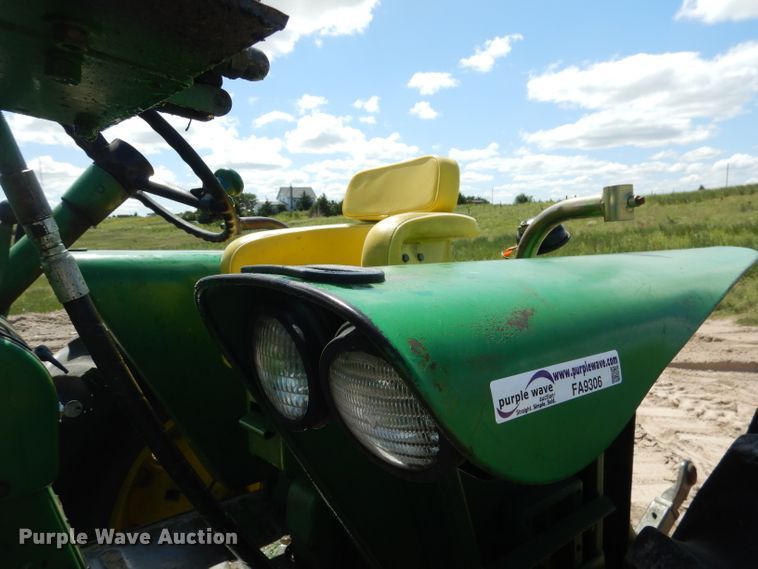 image for item FA9306 John Deere 3020 tractor