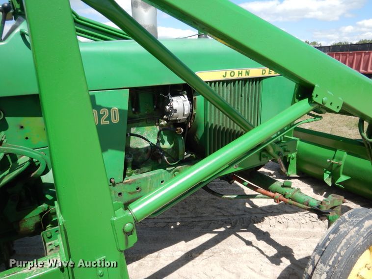 image for item FA9306 John Deere 3020 tractor
