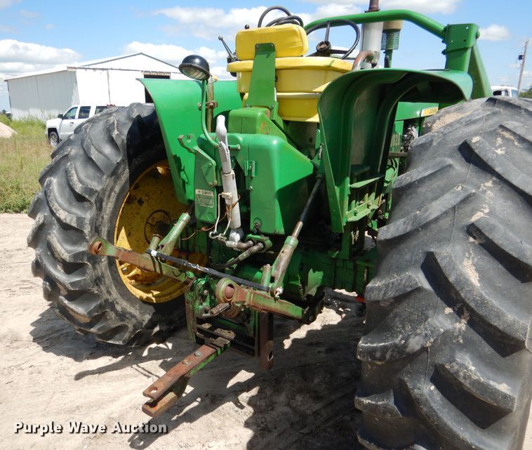 image for item FA9306 John Deere 3020 tractor