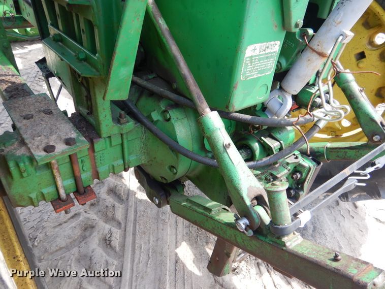 image for item FA9306 John Deere 3020 tractor