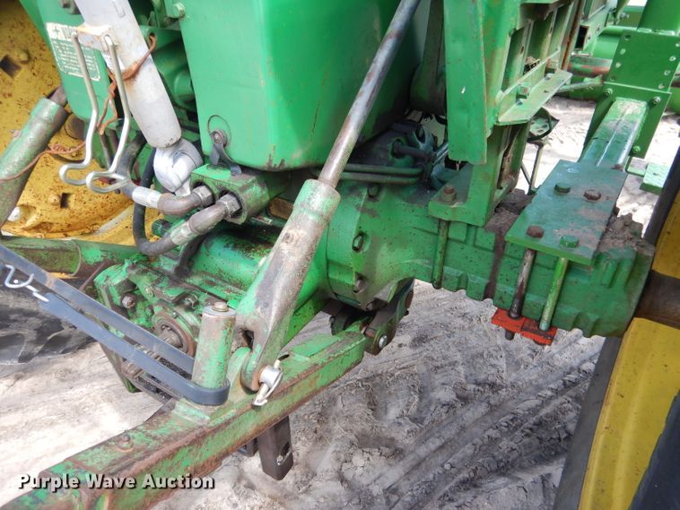 image for item FA9306 John Deere 3020 tractor