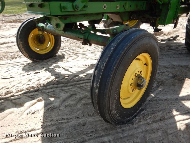 image for item FA9306 John Deere 3020 tractor