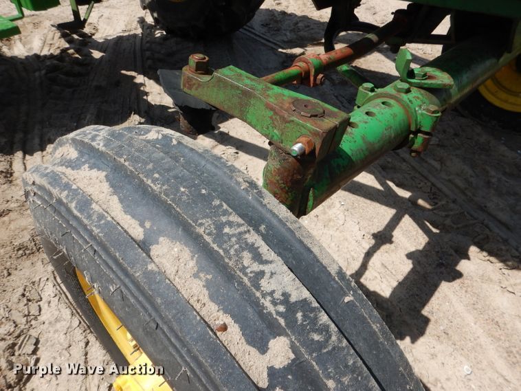 image for item FA9306 John Deere 3020 tractor