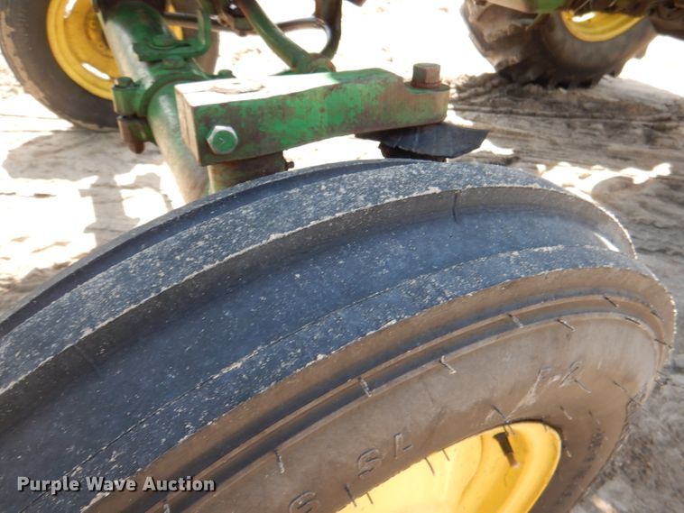 image for item FA9306 John Deere 3020 tractor