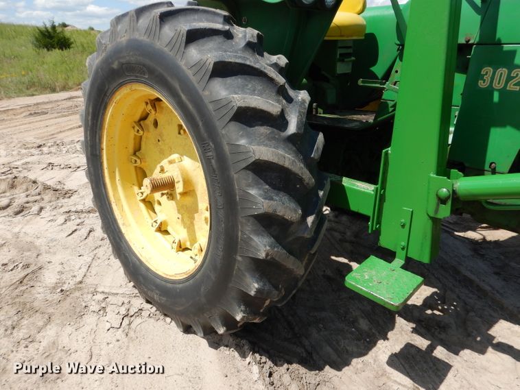 image for item FA9306 John Deere 3020 tractor
