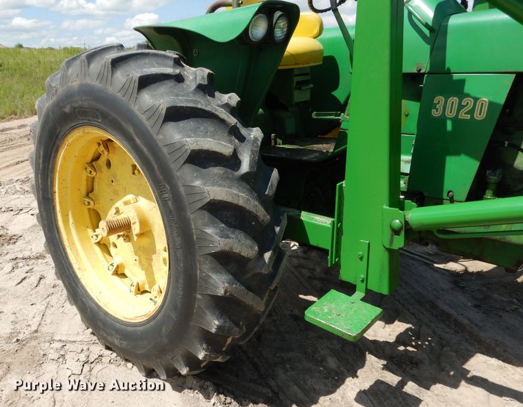 image for item FA9306 John Deere 3020 tractor