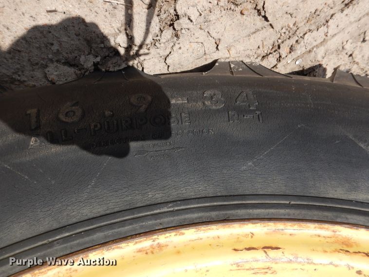 image for item FA9306 John Deere 3020 tractor