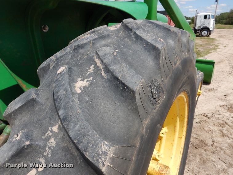 image for item FA9306 John Deere 3020 tractor