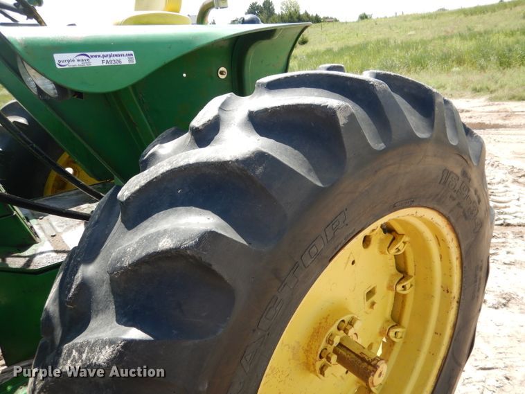 image for item FA9306 John Deere 3020 tractor