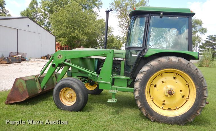 image for item FC9836 1983 John Deere 2550 tractor