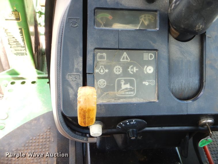 image for item FC9836 1983 John Deere 2550 tractor