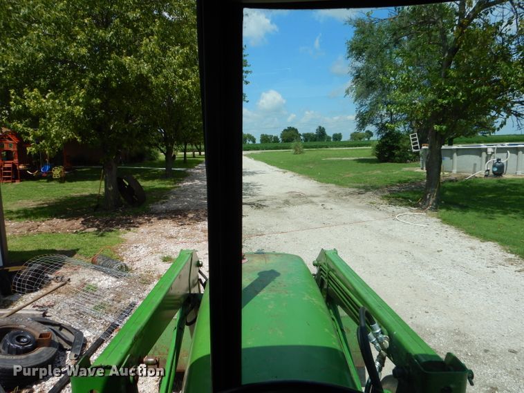 image for item FC9836 1983 John Deere 2550 tractor