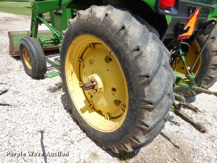 image for item FC9836 1983 John Deere 2550 tractor