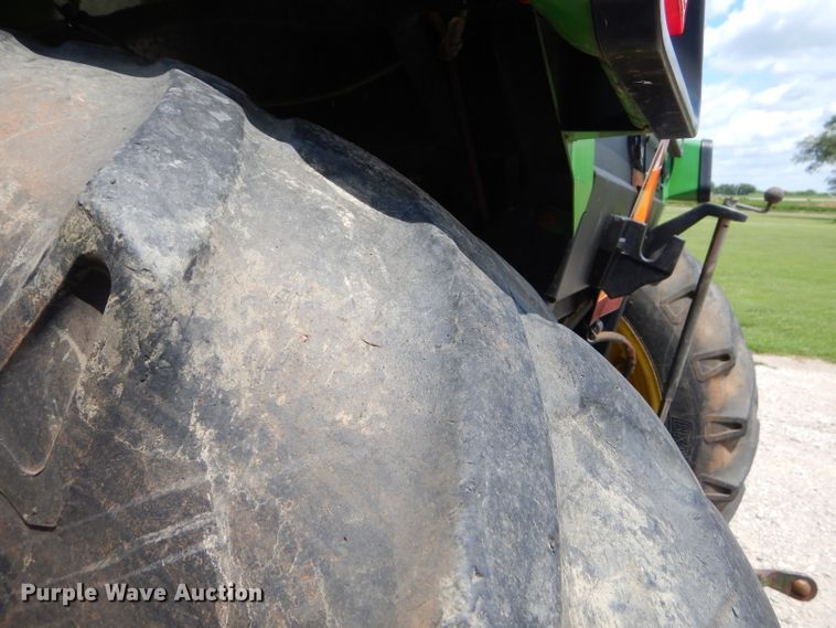 image for item FC9836 1983 John Deere 2550 tractor