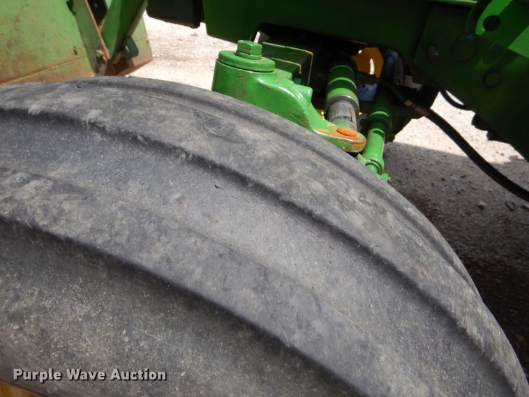 image for item FC9836 1983 John Deere 2550 tractor