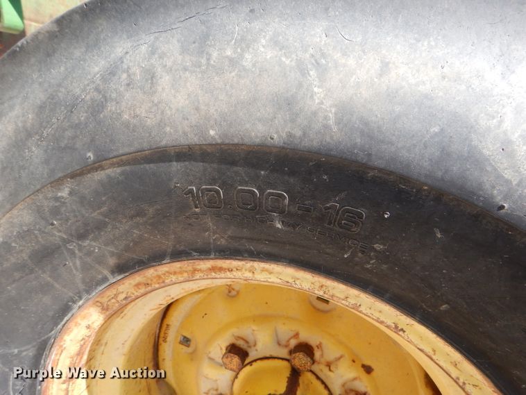 image for item FC9836 1983 John Deere 2550 tractor