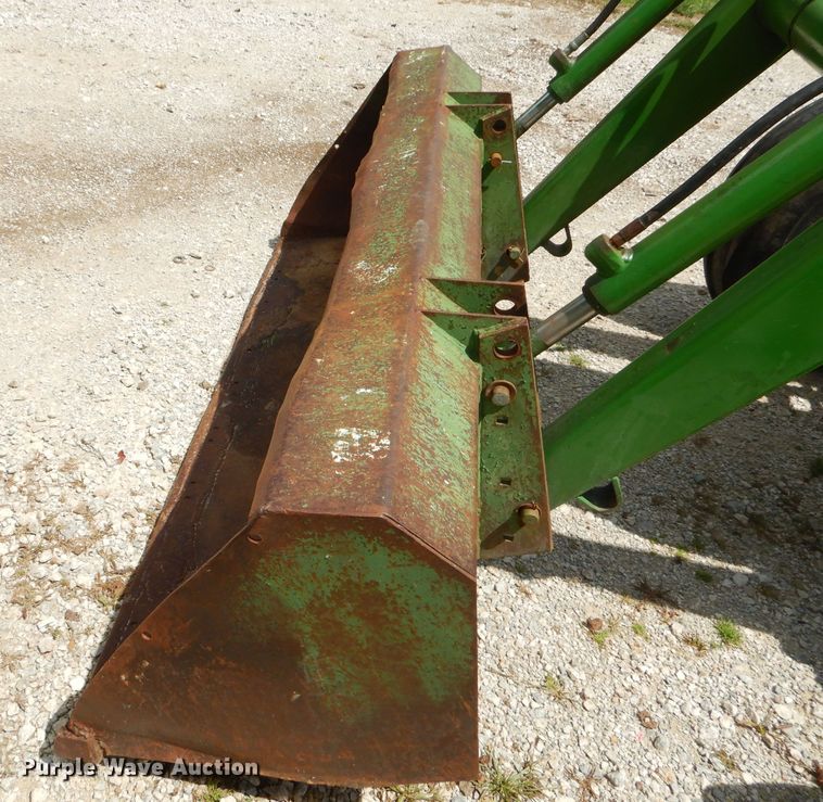 image for item FC9836 1983 John Deere 2550 tractor