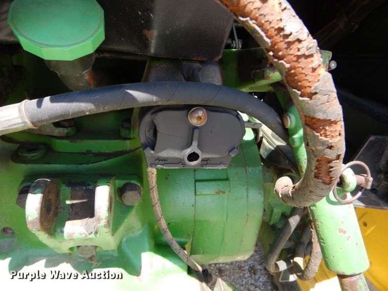 image for item FC9836 1983 John Deere 2550 tractor