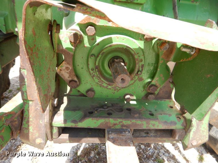 image for item FC9836 1983 John Deere 2550 tractor