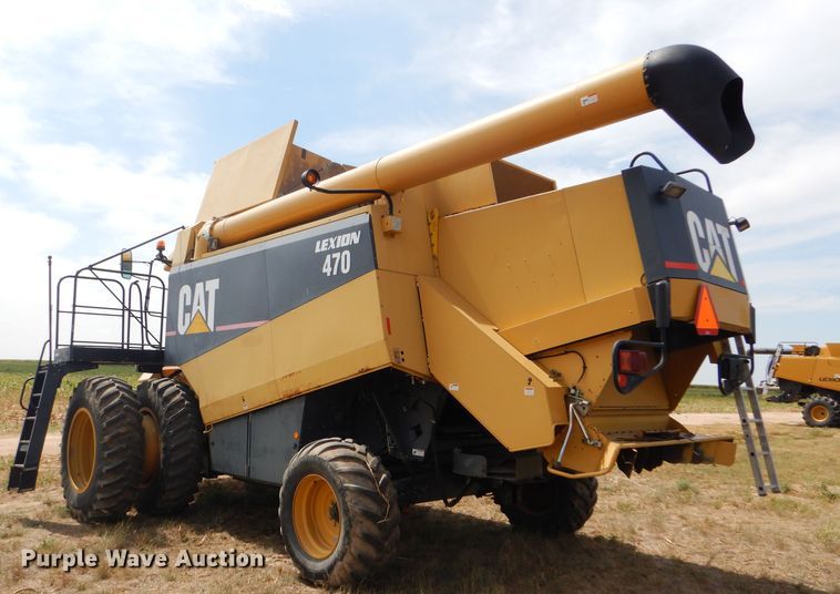 image for item FG9788 2001 Caterpillar Lexion 470 combine