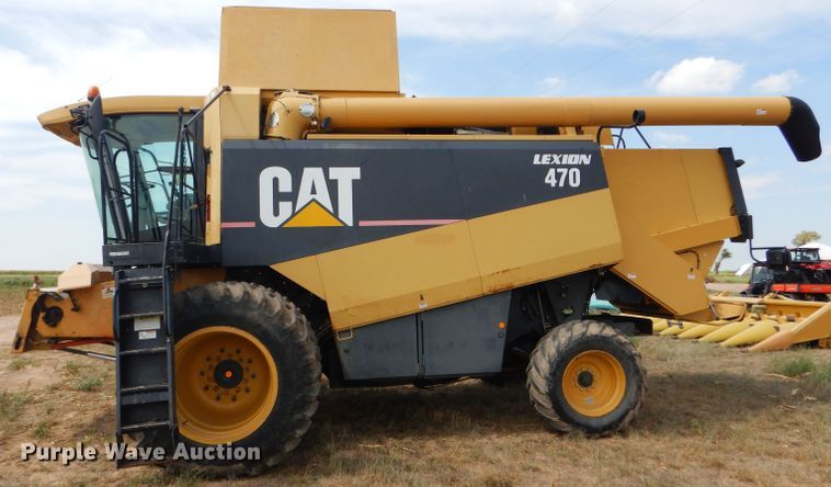 image for item FG9788 2001 Caterpillar Lexion 470 combine