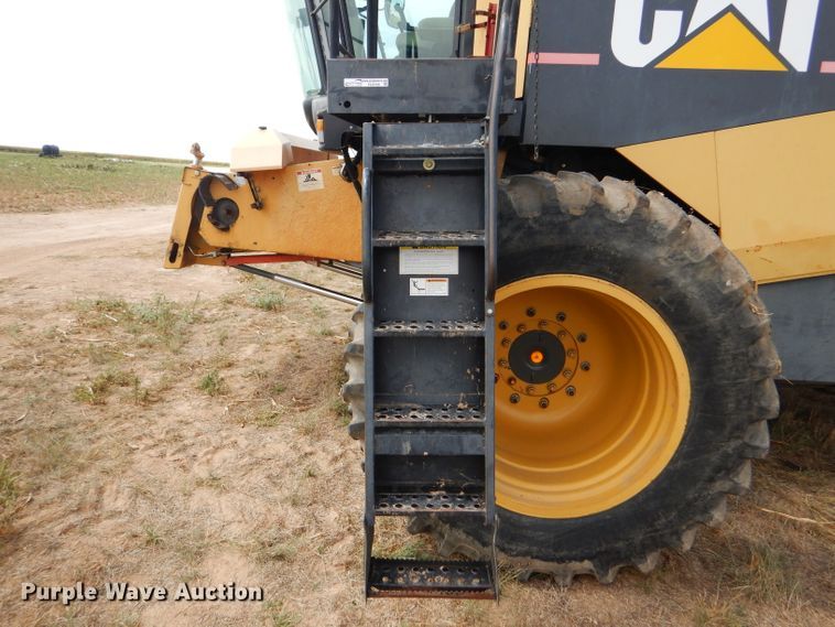 image for item FG9788 2001 Caterpillar Lexion 470 combine