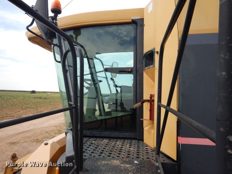 image for item FG9788 2001 Caterpillar Lexion 470 combine